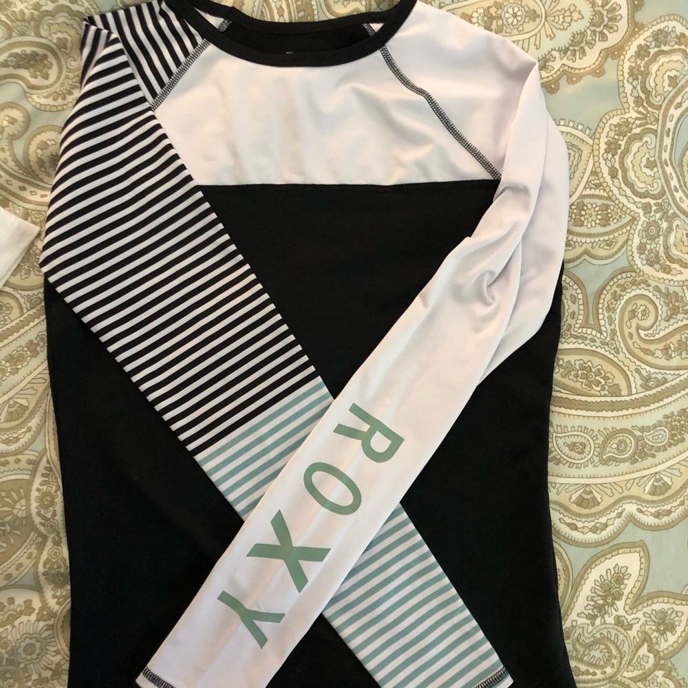 Roxy Rash guard long sleeve swim/workout shirt